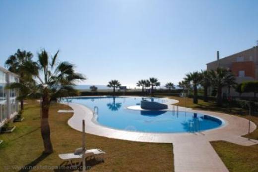 nvn07_outpool2.jpg