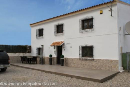 Reformed 5 bedroom cortijo – La Perla, Arboleas