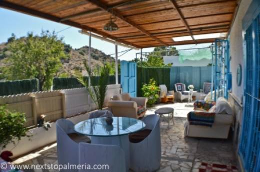 blpm_05_terrace1.jpg