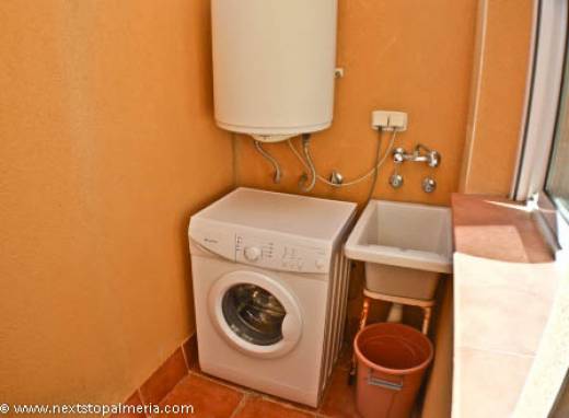 lgha2_005_laundryarea.jpg