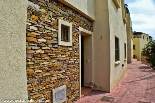 ahc_03_front_02.jpg