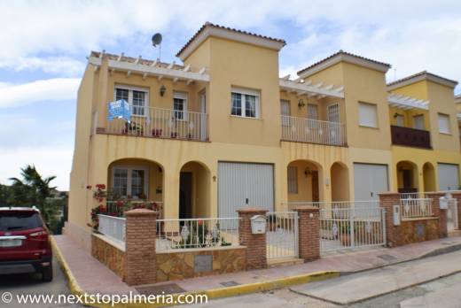 Dúplex de 3 dormitorios con piscina privada y garaje - Antas