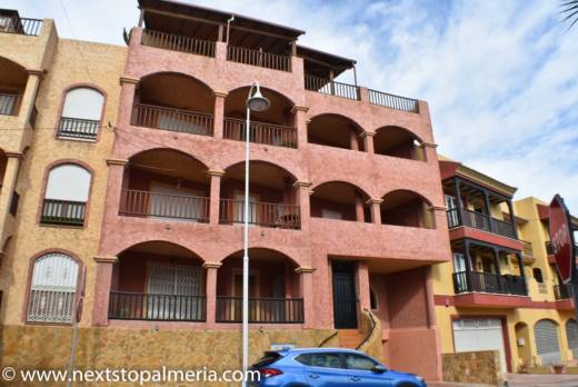 3 (/4) bedroom penthouse apartment with lift access – Villaricos